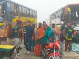 রংপুরে কুয়াশাচ্ছন্ন সড়কে ৪ বাস ও ১ মাইক্রোবাসের সংঘর্ষ
